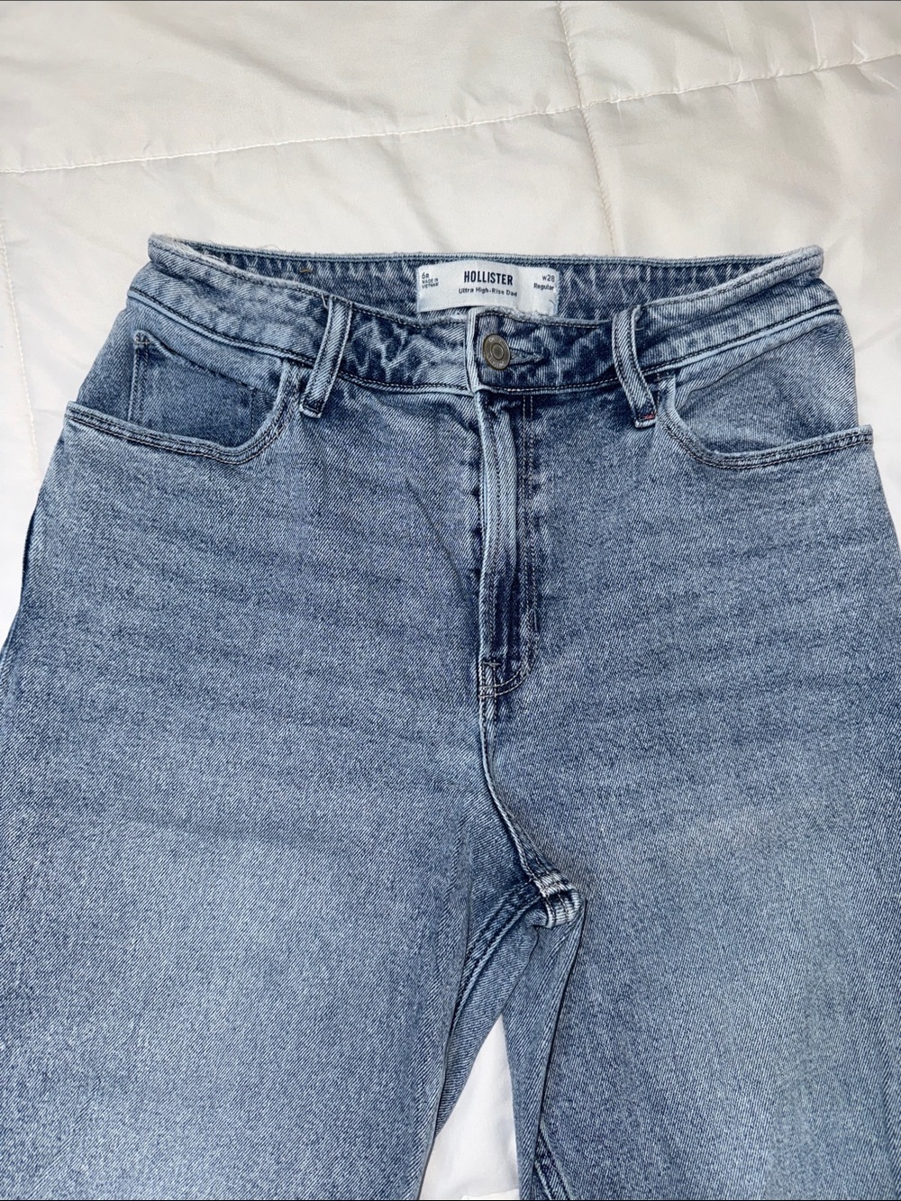 Hollister High-Rise Vintage Light Wash Jeans